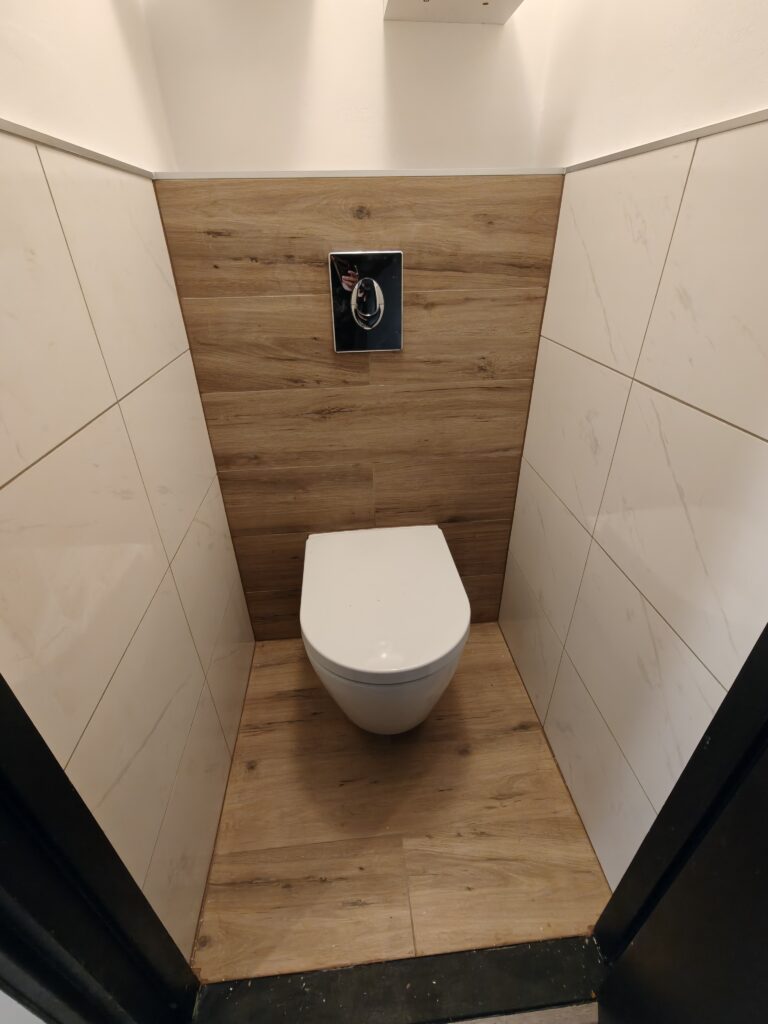 Renovatie van het toilet en de badkamer - Reeuwijk.